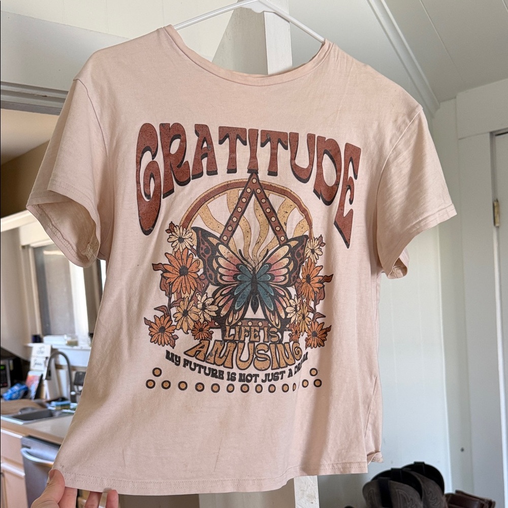 Gratitude Graphic Tee in Cream